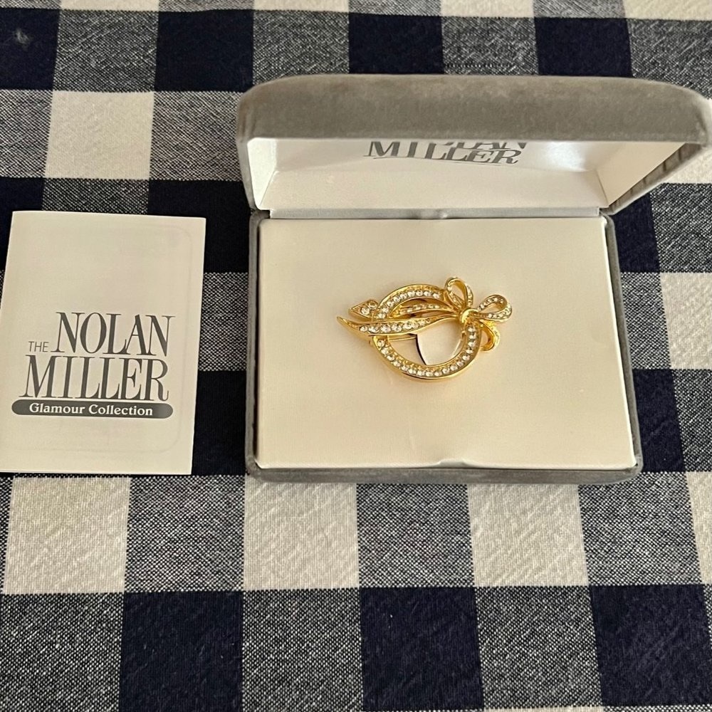 NIB Nolan Miller Crystal Heirloom Brooch Pin